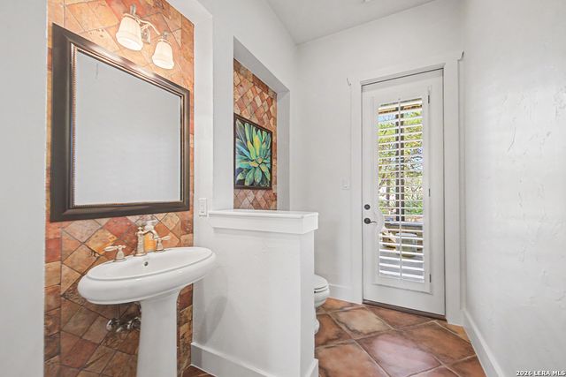 104 PARK RDG, Boerne, TX 78006