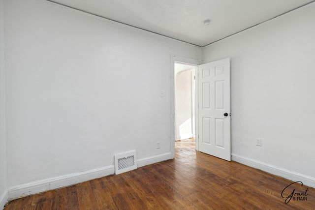 15780 Lesure Street, Detroit, MI 48227