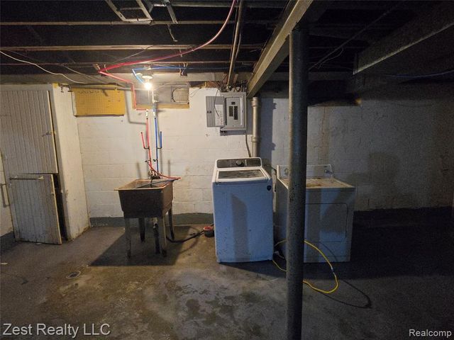 12055 Nashville Street, Detroit, MI 48205
