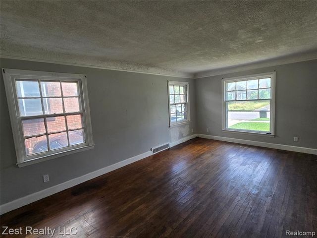12055 Nashville Street, Detroit, MI 48205