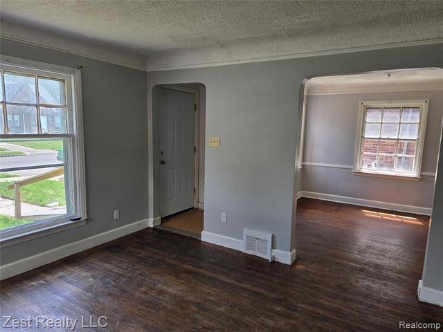 12055 Nashville Street, Detroit, MI 48205