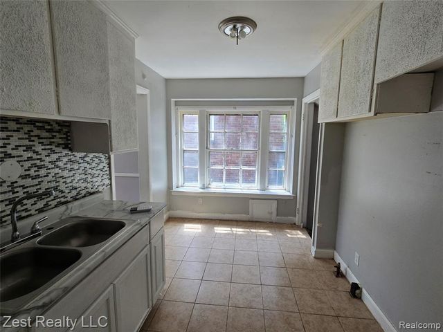 12055 Nashville Street, Detroit, MI 48205