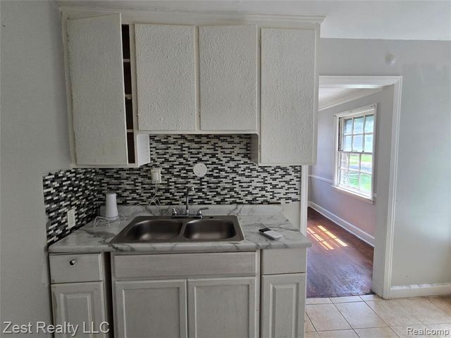 12055 Nashville Street, Detroit, MI 48205