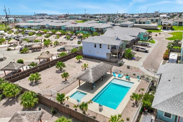 230 Port Arthur St, Port Aransas, TX 78373