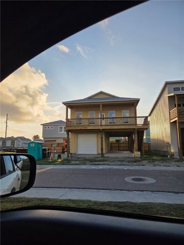 230 Port Arthur St, Port Aransas, TX 78373