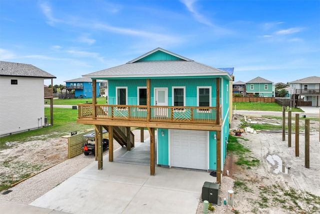 230 Port Arthur St, Port Aransas, TX 78373