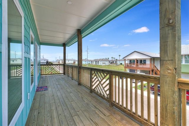 230 Port Arthur St, Port Aransas, TX 78373