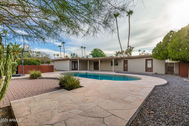 10627 N 44TH Court, Phoenix, AZ 85028