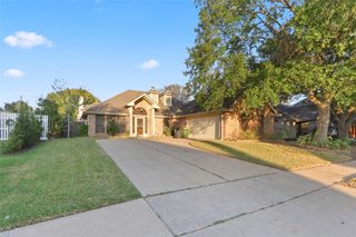 1813 Oak Wood Drive E, Pearland, TX 77581