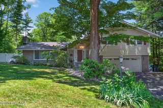 2295 Pinehaven Drive, Niskayuna, NY 12309