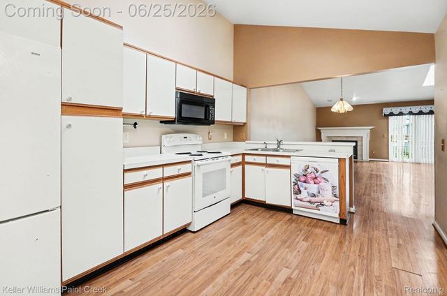 13311 Whittier Drive, Sterling Heights, MI 48312