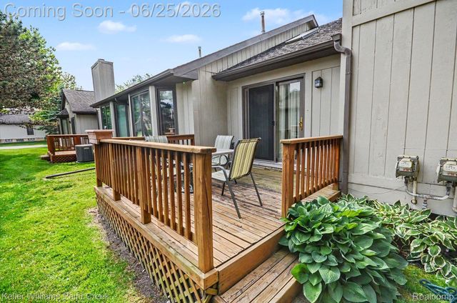 13311 Whittier Drive, Sterling Heights, MI 48312