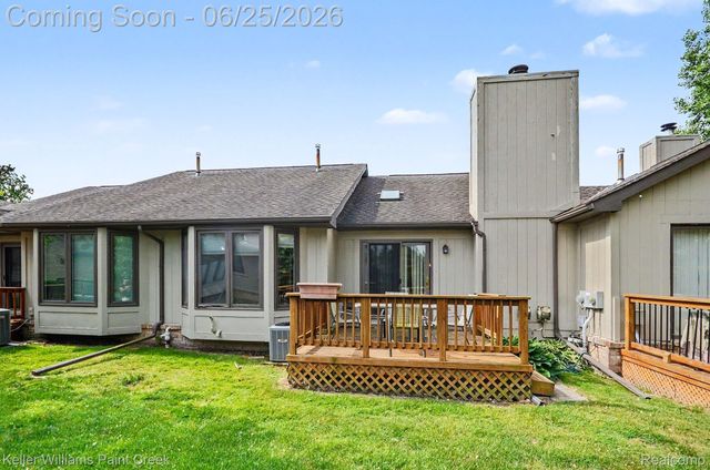 13311 Whittier Drive, Sterling Heights, MI 48312