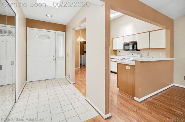 13311 Whittier Drive, Sterling Heights, MI 48312