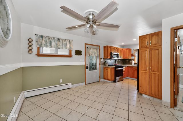 2 Neptune Street, East Greenbush, NY 12144