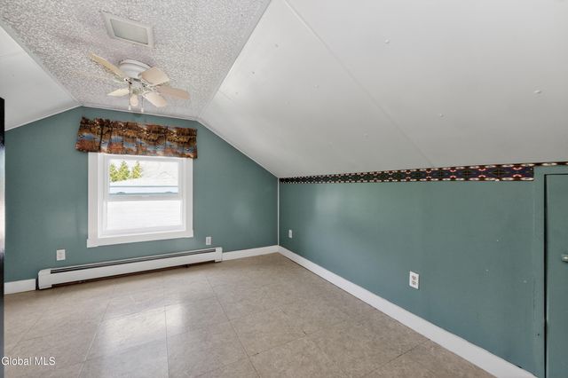 2 Neptune Street, East Greenbush, NY 12144
