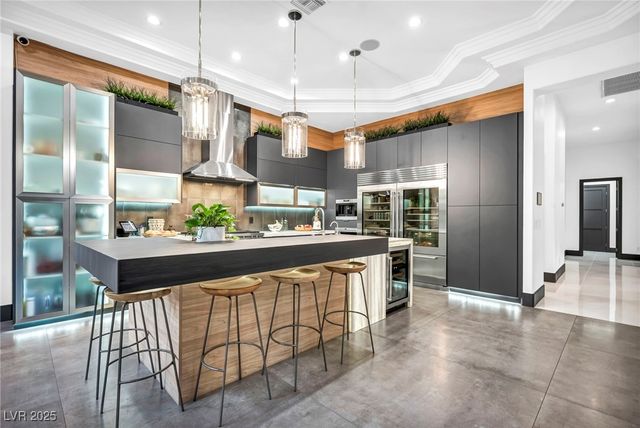 8032 Springbuck Court, Las Vegas, NV 89129