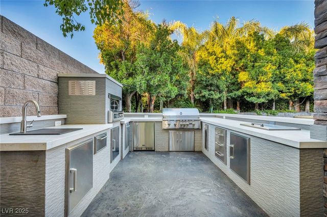 8032 Springbuck Court, Las Vegas, NV 89129