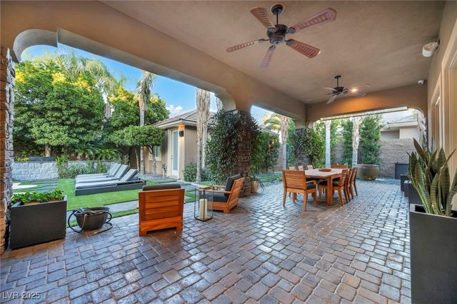 8032 Springbuck Court, Las Vegas, NV 89129