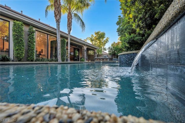 8032 Springbuck Court, Las Vegas, NV 89129