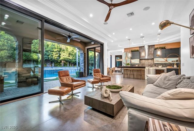 8032 Springbuck Court, Las Vegas, NV 89129