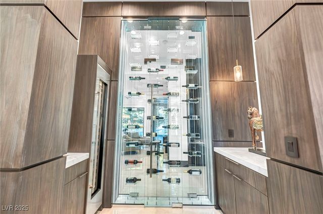 8032 Springbuck Court, Las Vegas, NV 89129