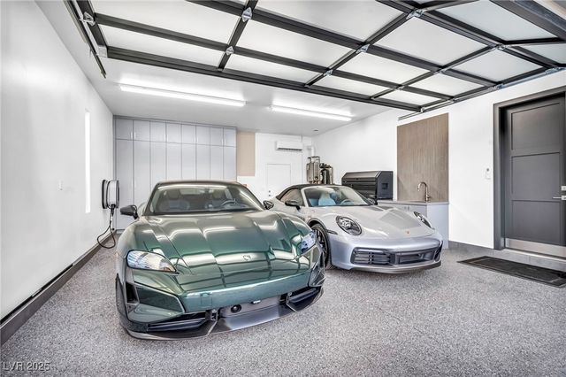 8032 Springbuck Court, Las Vegas, NV 89129