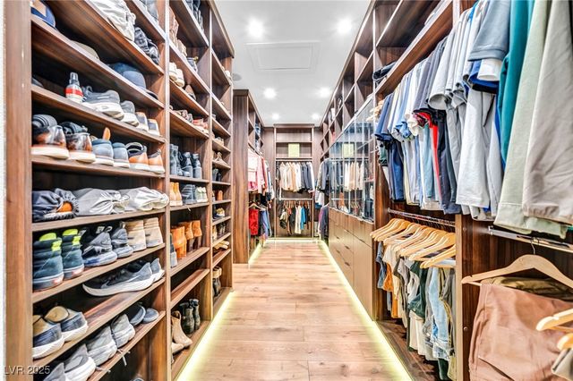 8032 Springbuck Court, Las Vegas, NV 89129