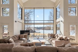 375 Eagle Point Drive W, Mount Vernon, TX 75457