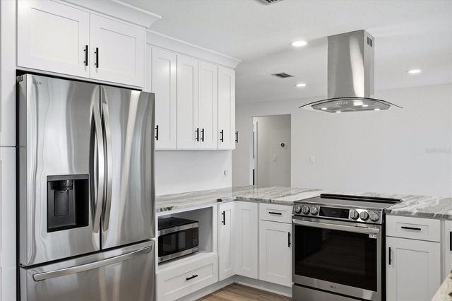 8008 13TH AVENUE S, St Petersburg, FL 33707