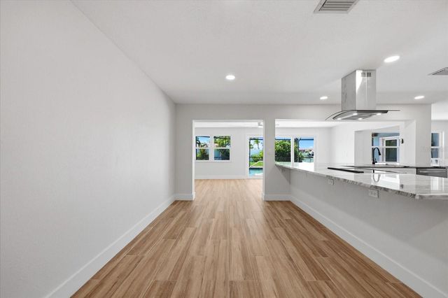8008 13TH AVENUE S, St Petersburg, FL 33707
