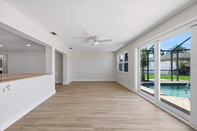 8008 13TH AVENUE S, St Petersburg, FL 33707