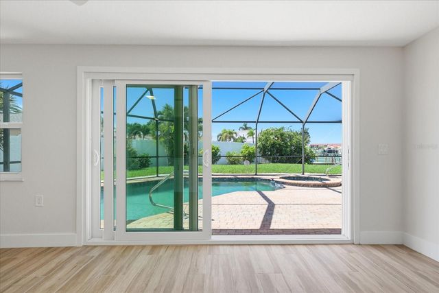 8008 13TH AVENUE S, St Petersburg, FL 33707