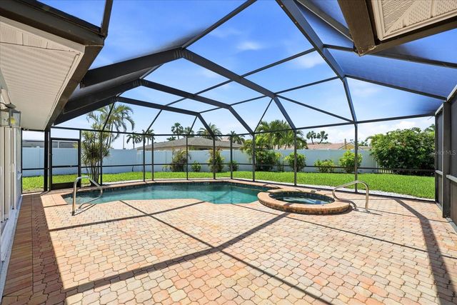 8008 13TH AVENUE S, St Petersburg, FL 33707