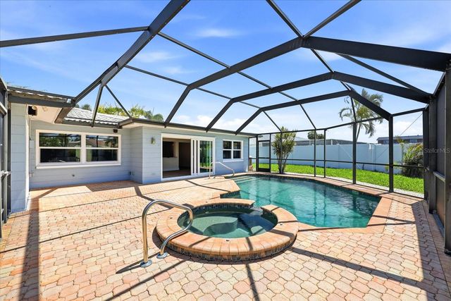 8008 13TH AVENUE S, St Petersburg, FL 33707