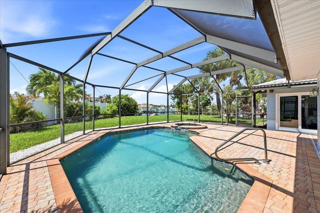 8008 13TH AVENUE S, St Petersburg, FL 33707