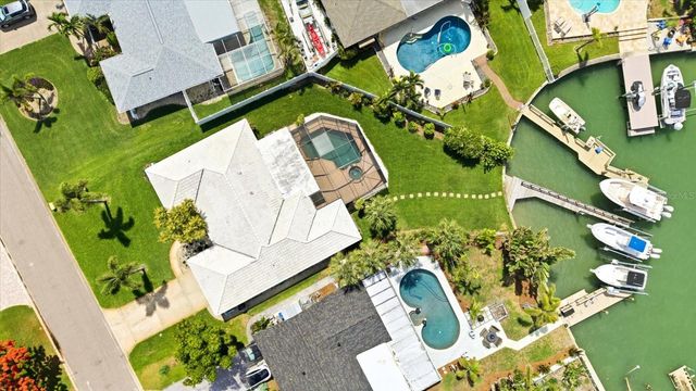 8008 13TH AVENUE S, St Petersburg, FL 33707