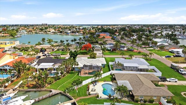8008 13TH AVENUE S, St Petersburg, FL 33707