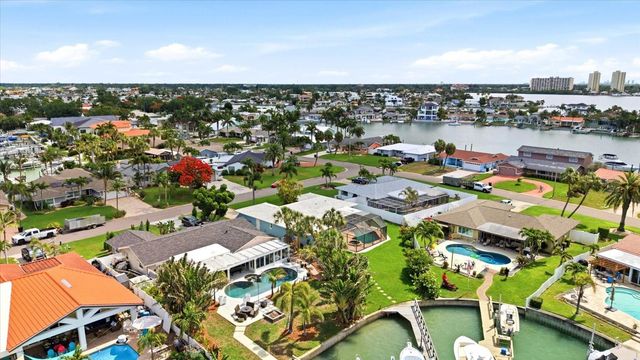 8008 13TH AVENUE S, St Petersburg, FL 33707