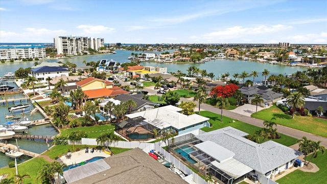 8008 13TH AVENUE S, St Petersburg, FL 33707