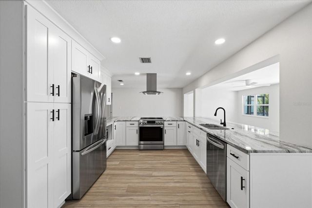 8008 13TH AVENUE S, St Petersburg, FL 33707