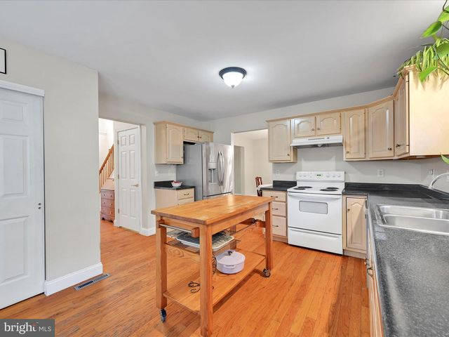 310 FOREST WOOD DR, Pottsville, PA 17901