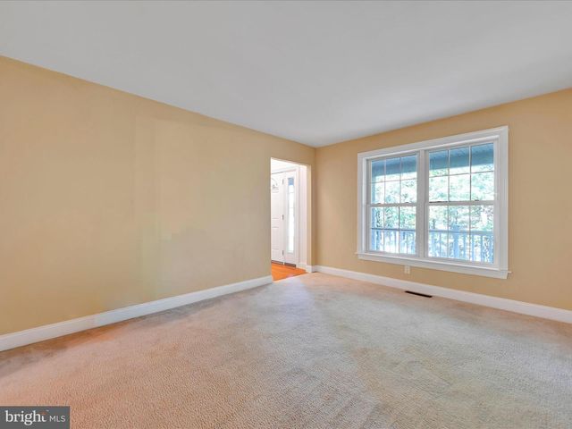 310 FOREST WOOD DR, Pottsville, PA 17901