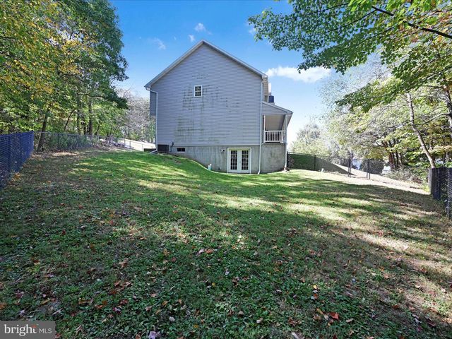 310 FOREST WOOD DR, Pottsville, PA 17901