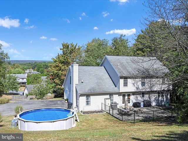 310 FOREST WOOD DR, Pottsville, PA 17901