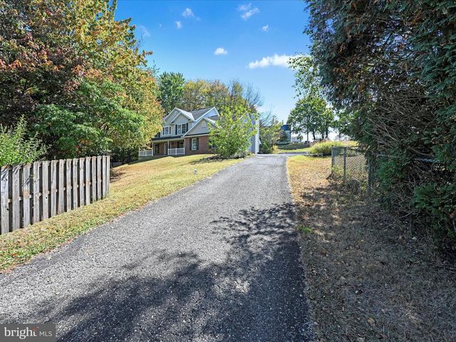 310 FOREST WOOD DR, Pottsville, PA 17901