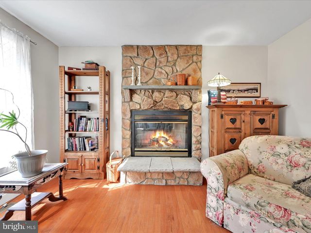 310 FOREST WOOD DR, Pottsville, PA 17901