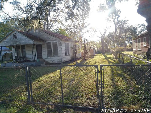 502 Camp Street, Alleyton, TX 78935