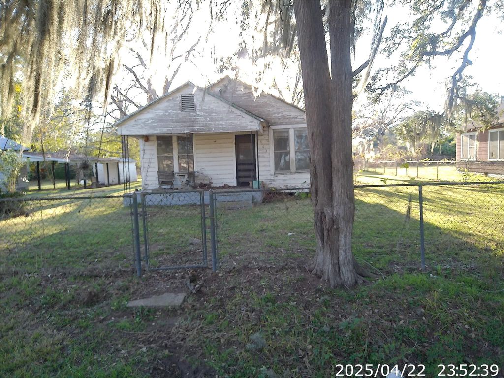 502 Camp Street, Alleyton, TX 78935