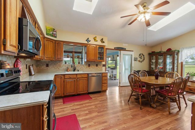 1424 FISH AND GAME RD, Littlestown, PA 17340